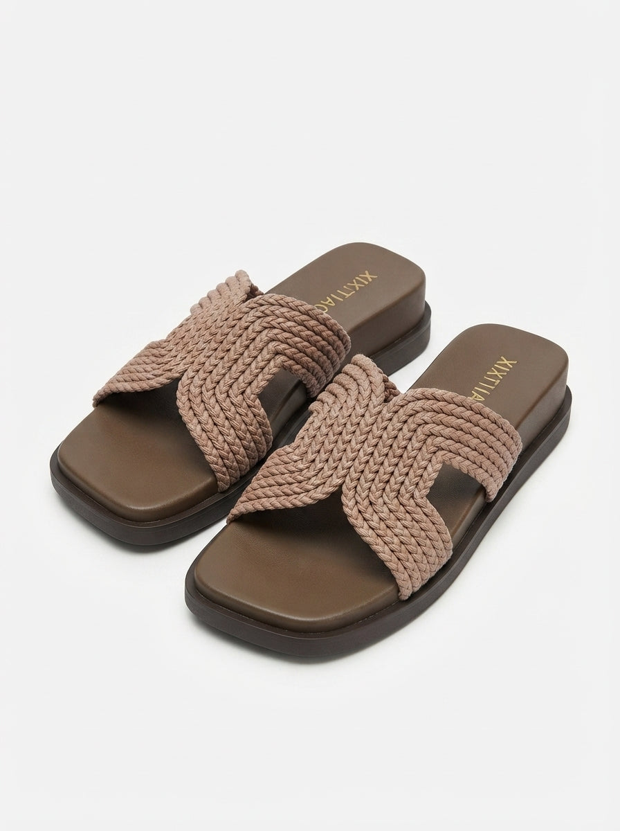 Africa | Sandalia
