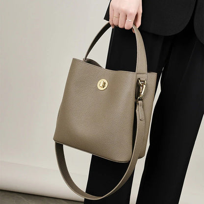 Elise – Bolso tote negro de piel vegana con asa corta y bandolera