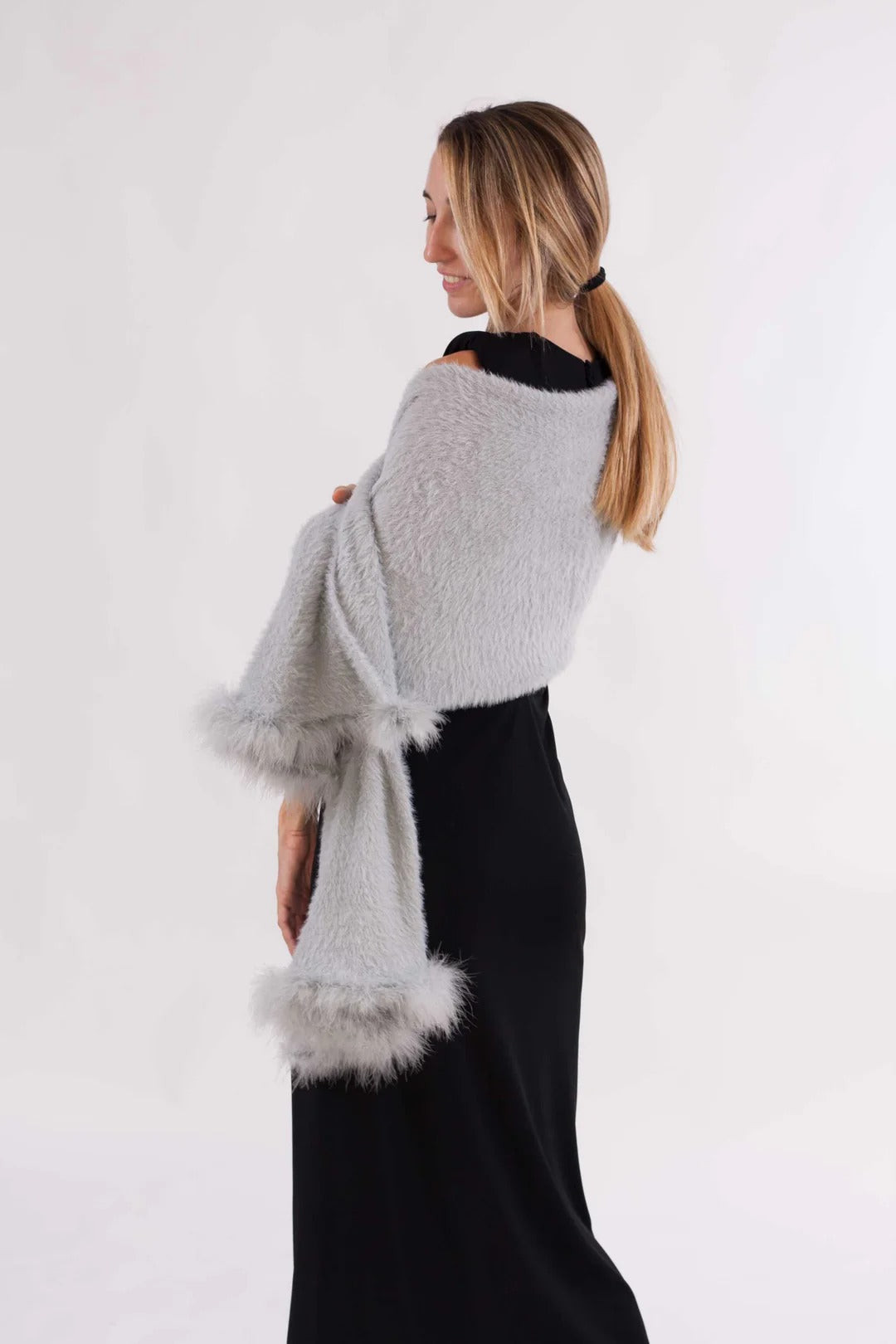 Arielle – Estola con plumas para invitadas